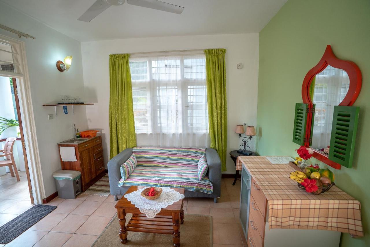 La Maison Hibiscus Self Catering Accommodation 보발롱 외부 사진