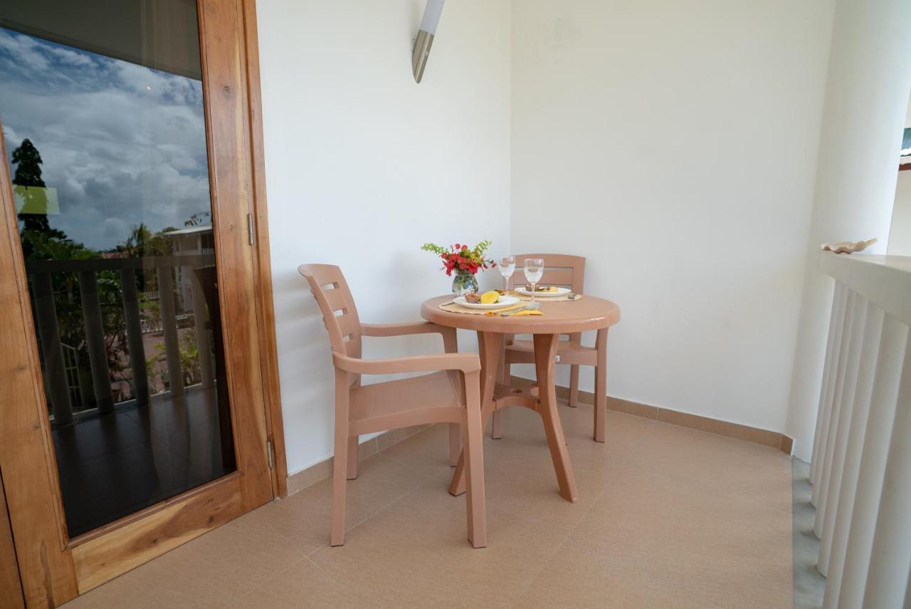 La Maison Hibiscus Self Catering Accommodation 보발롱 외부 사진