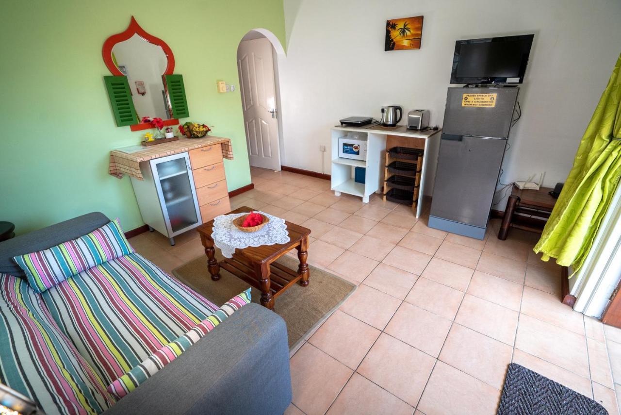 La Maison Hibiscus Self Catering Accommodation 보발롱 외부 사진