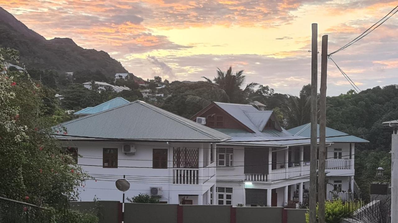 La Maison Hibiscus Self Catering Accommodation 보발롱 외부 사진