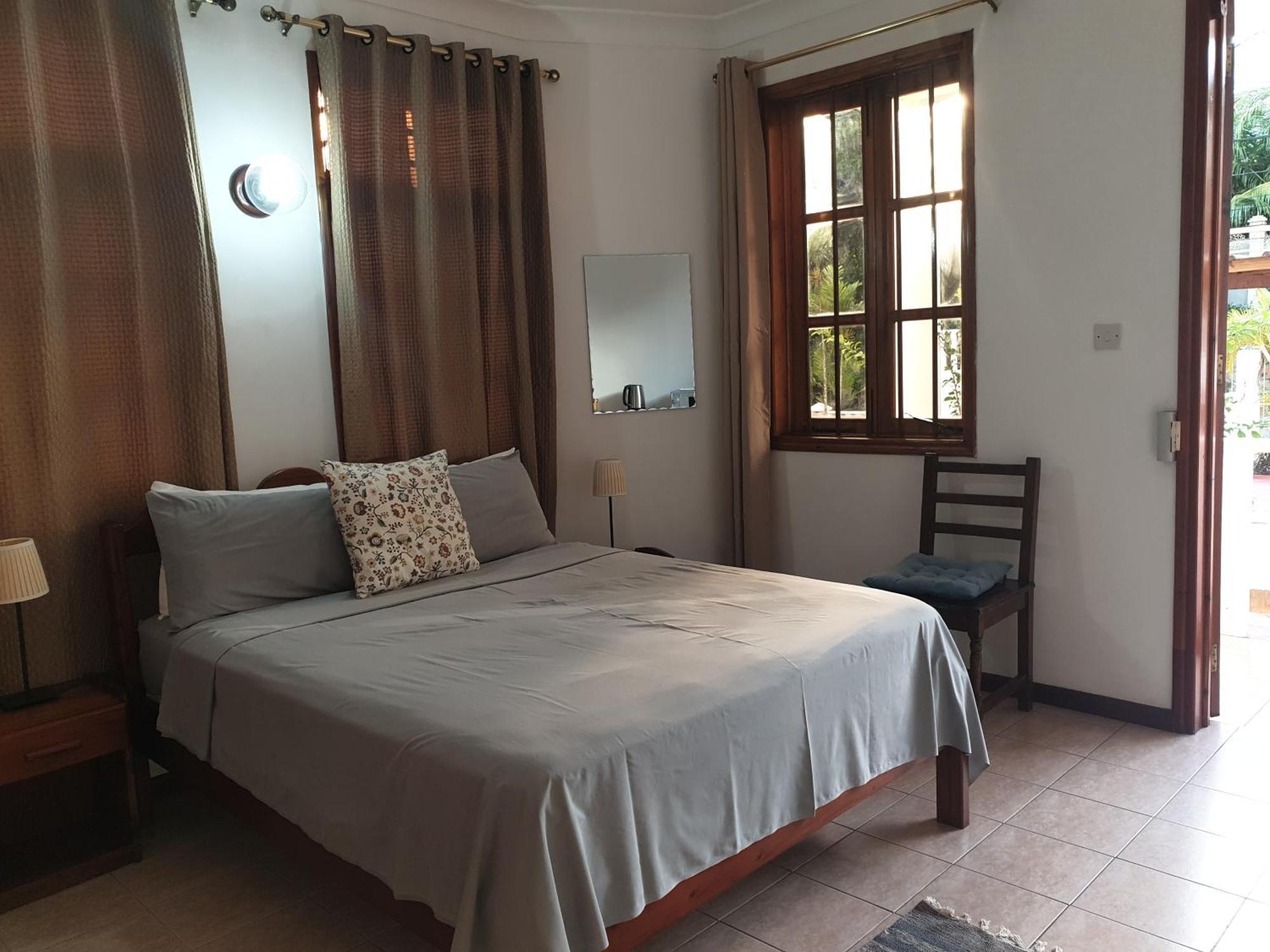 La Maison Hibiscus Self Catering Accommodation 보발롱 외부 사진