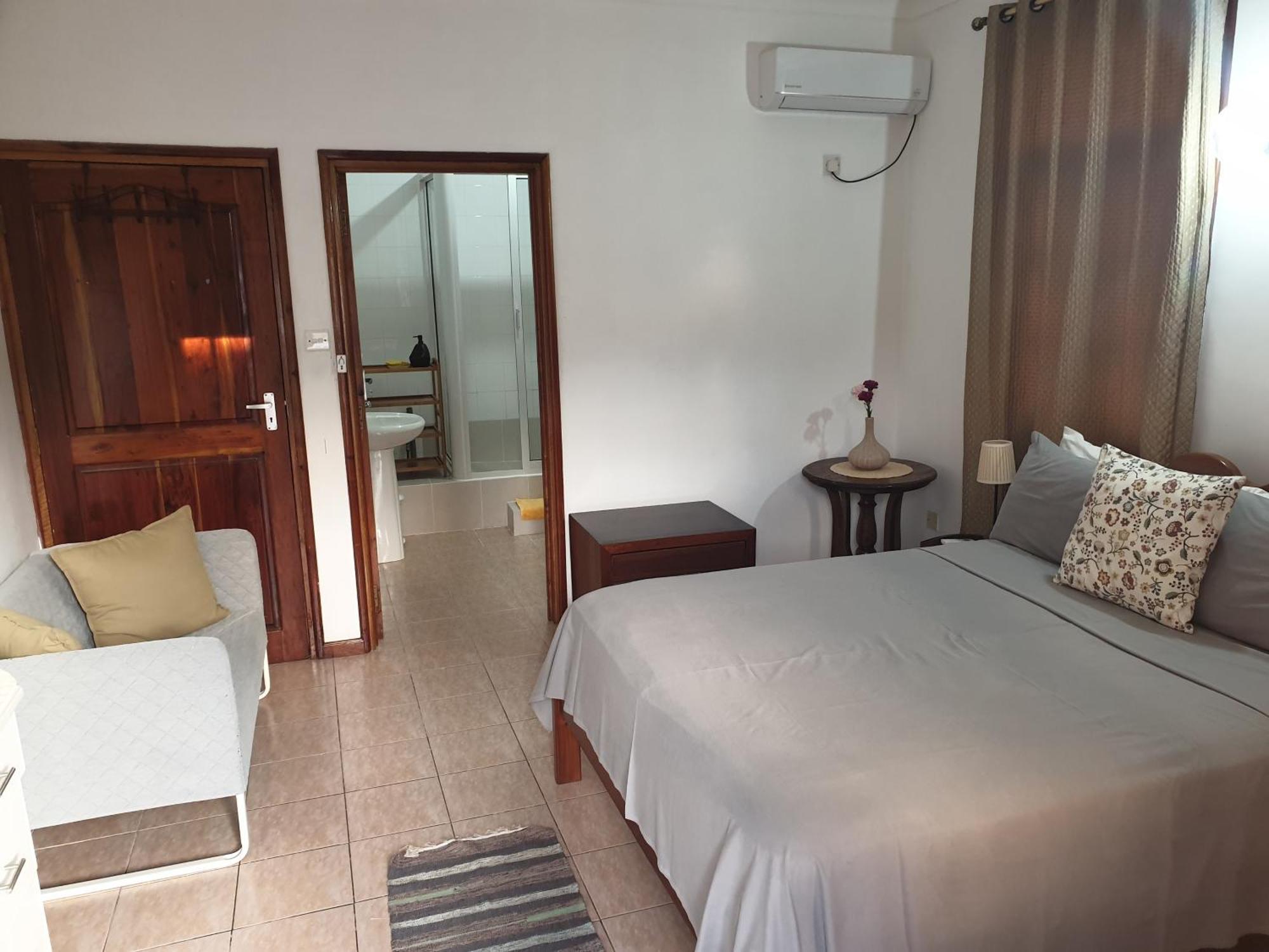 La Maison Hibiscus Self Catering Accommodation 보발롱 외부 사진